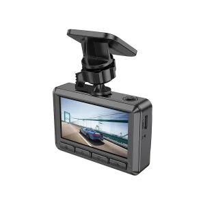 Cámara vehicular Hoco DV3 Full HD en color negro con soporte superior y pantalla encendida mostrando carretera, ideal para grabar trayectos en automóvil.