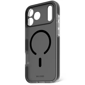 Carcasa Decoded DropTec negro esmerilizado para iPhone 17 Pro Max vista diagonal, muestra diseño resistente con anillo MagSafe y bordes protectores.